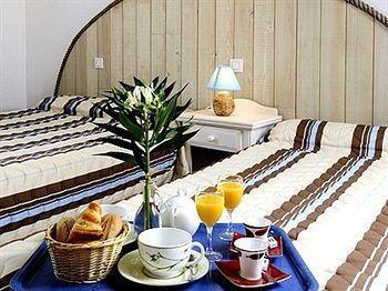Logis Le Relais Saint Jacques Hotel Buitenkant foto